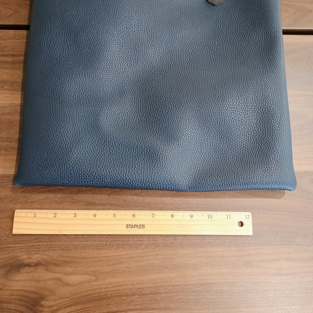Elegant Blue Tote Bag - Picture 2 of 5